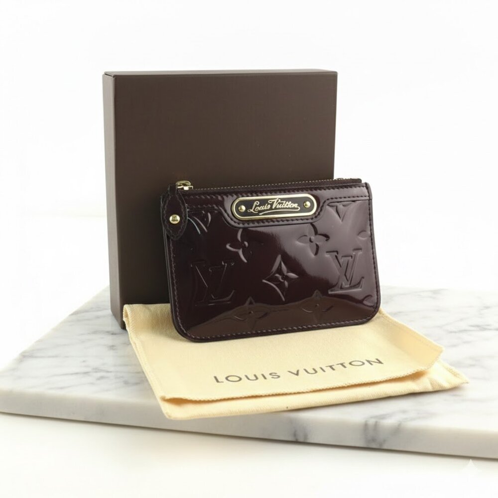 Louis Vuitton coin purse vernis amarante key chain